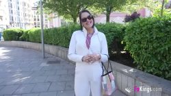 Adela Myers profesora de día, puta viciosa de noche… y hoy se corrió a chorros