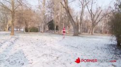 Mama Noela trae un regalo en forma de coñito  ¡Collete follando disfrazada!