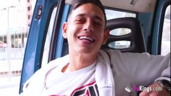Sexo con desconocidos! A la salida del metro Lily Moreno encontro un pollón… ¡y se lo comió entero!