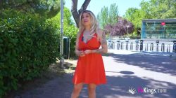 De tour porno por Manoteras con Tania López ¡esta mujer no para de calentar al vecindario!