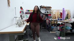 Cazada en el módulo de FP! Lara se folla a sus compis cuando termina la clase