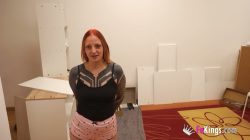 Niki Rebel le tiende la trampa al manitas mulato y se lo folla en el mueble de Ikea